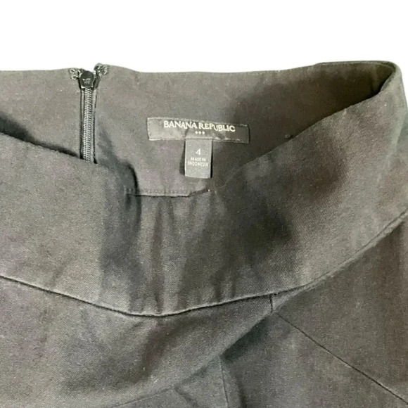 Banana Republic Knee Length Black Skirt Size 4 Lots of stretch Wok Wear Used - Picture 3 of 9